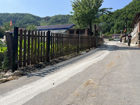 栅栏（压缩图）.jpg